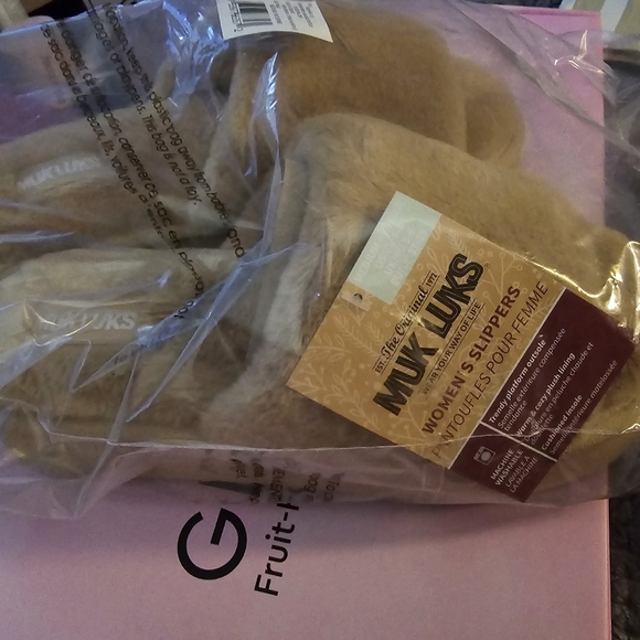 Muk Luks Platform Slippers Size 7. Brand New 💎 - Picture 2 of 3